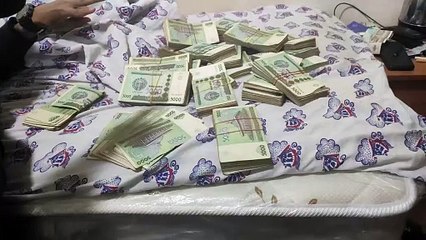 Özbek Türklerinin Paraları Arkadaşa En Küçük Paranın Bankotları İtelenmiş Biraz