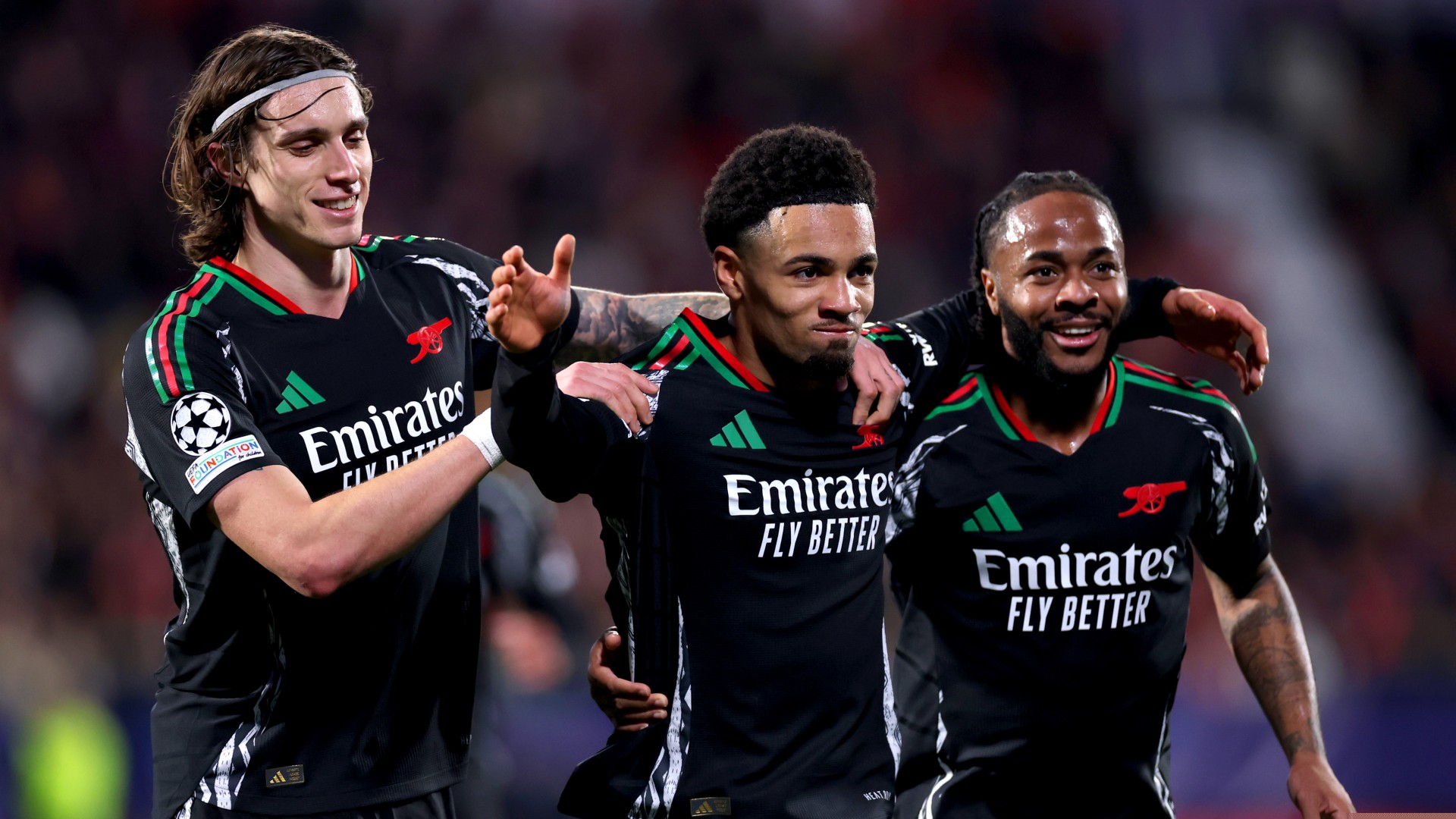 Arsenal advance to round of 16