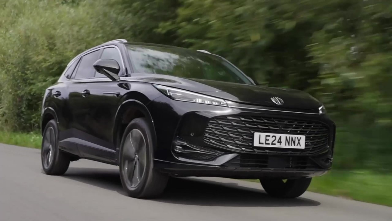 The new MG HS Driving Video