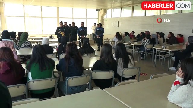 Polis, Tekstil Sektöründeki Çalışanları Bilgilendirdi