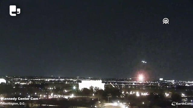 ABD'de Washington yakınlarında yolcu uçağı ile askeri helikopter havada çarpıştı