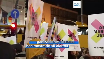 Cientos de personas protestan en Alemania contra una política migratoria más restrictiva respaldada por la ultraderecha