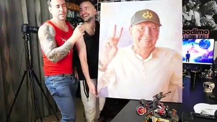 Xokas sorprende a Jordi Wild con un emotivo cuadro de su padre fallecido 🎨