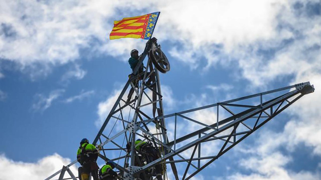 Así es cómo Red Eléctrica ha repuesto las torres eléctricas caídas tras el paso de la DANA en Valencia