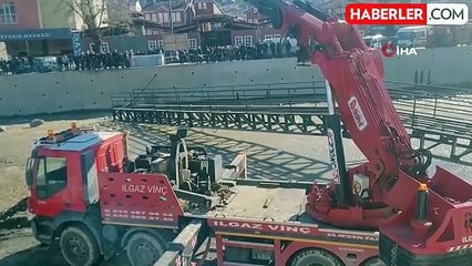 İnebolu'da Sel Sonrası Yeniden İnşa Edilen Üst Geçit Yerine Konuldu