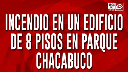 Incendio en un edificio de Parque Chacabuco: hay varias personas afectadas