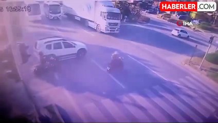 Kırmızı Işıkta Geçen Tır ile Motosiklet Çarpıştı, Sürücü Ağır Yaralandı