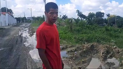 En Palmarejo solo asfaltaron calle para el paso de Luis Abinader