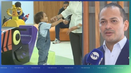 Jesse: El niño que nació dos veces gracias a la cirugía de espina bífida dentro del útero