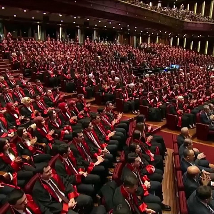 Erdoğan: Türkiye'de, unutmayın kimse layüsel değildir. Kimse kendisini hukukun üstünde, erişim alanı dışında göremez.