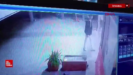 Küçükçekmece’de yeni silahını gösterirken arkadaşını öldürdü