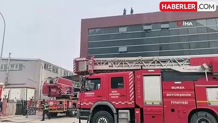 Bursa'da Tekstil Fabrikasında Yangın: 1 İtfaiye Eri Yaralı