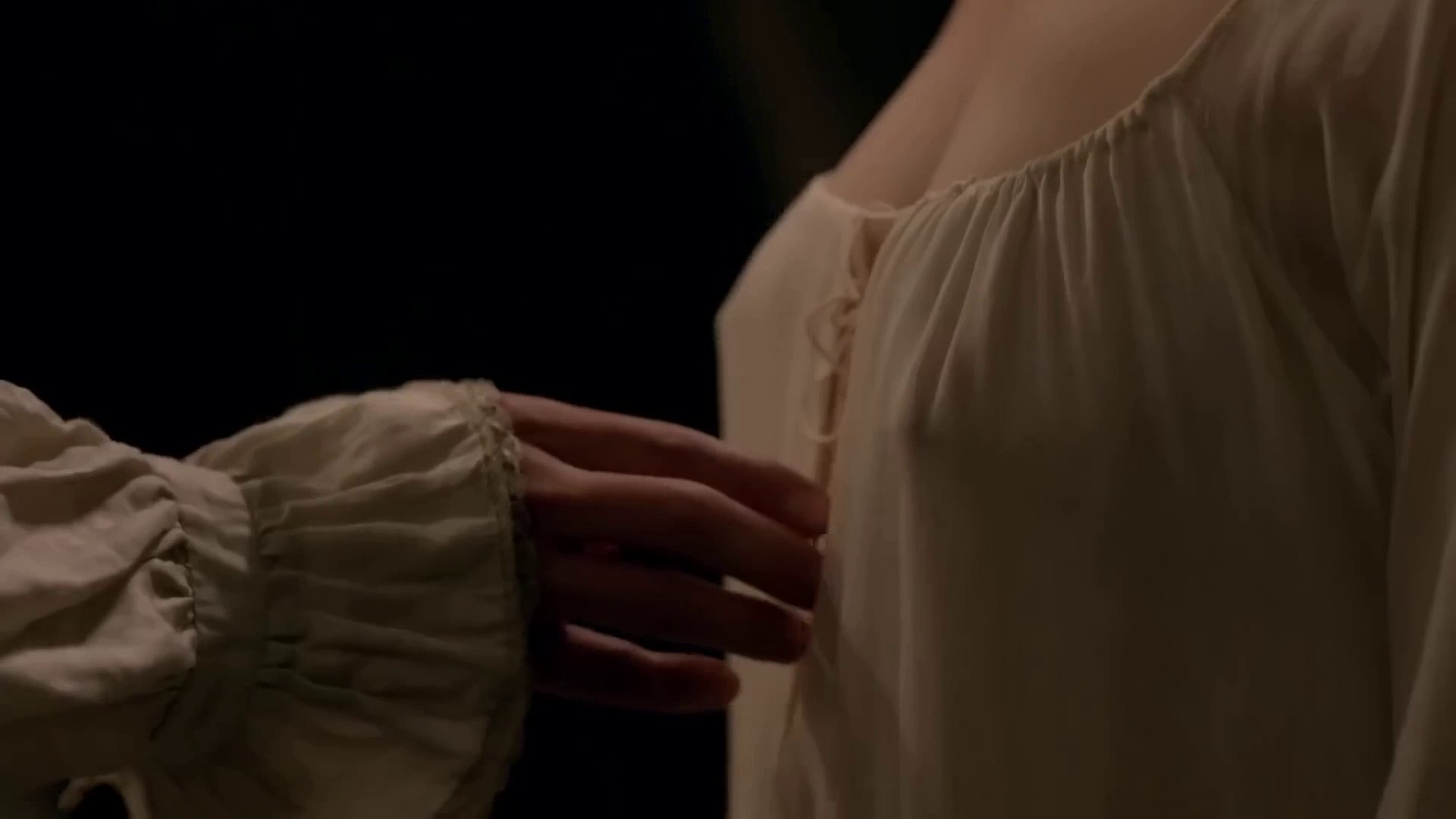 ⁣Top Hot Scenes From Outlander