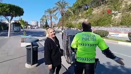 Kırmızı ışıkta geçti, ceza yerken "SRC’ye bari yazmayın ağabey" dedi