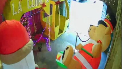 Inflatable bear loses to wind and gets blown out of restaurant