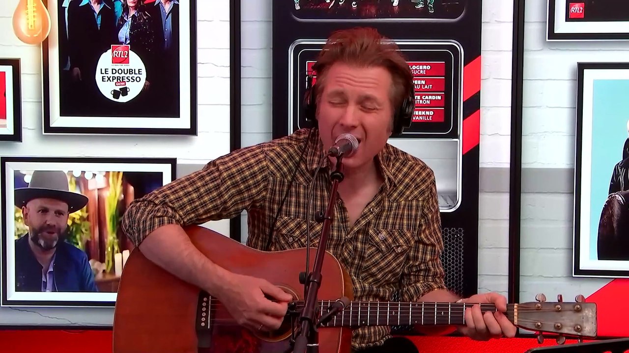 LIVE - Franz Ferdinand interprète "Night & Day" dans Le Double Expresso RTL2 (31/01/25)