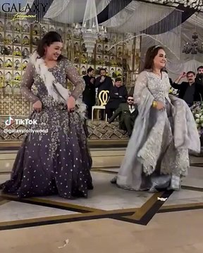 Mother-daughter duo Asma Abbas & Zara Noor Abbas takes centre stage at the Walima! #AsmaAbbas #ZaraNoorAbbas #AhmadAbbas #GalaxyLollywood #Foryou #fyp #TiktokPakista