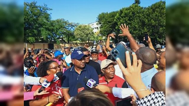 Buhoneros protestan en rechazo amenazas de desalojos