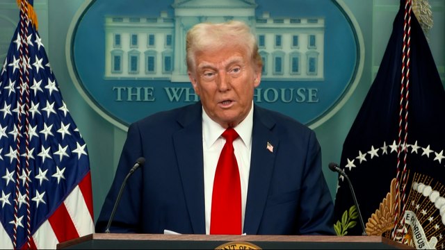 Trump acusa a Biden y Obama de contratar personas con problemas mentales como controladores aéreos