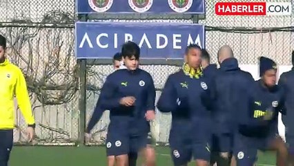 Kadrodan çıkarıldı: Fenerbahçe'de maça dakikalar kala şok sakatlık