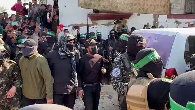 Cinco ciudadanos tailandeses finalmente liberados del cautiverio de Hamás, después de 481 días en Gaza