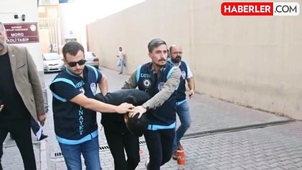 Eski sevgilisinin kafasına sıkıp 'Öl lan namussuz' diyerek tekmeledi