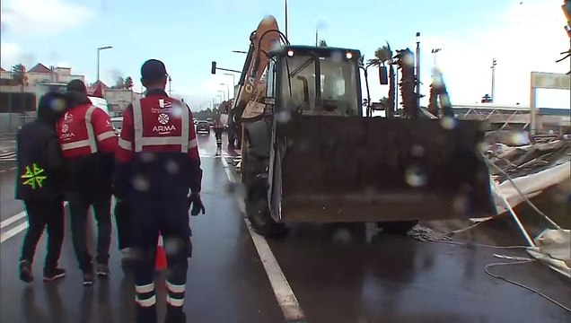 المغرب: أمواج عاتية تضرب السواحل الأطلسية وتتسبب في خسائر مادية كبيرة