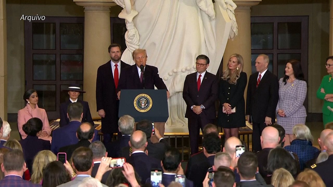 Ouro bate recorde impulsionado por clima de incertezas