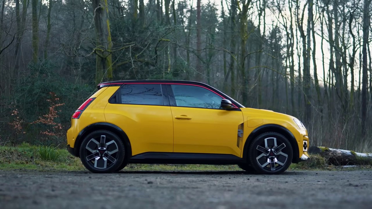 New Renault 5  Full Review | A Luxury Car Watch Till End