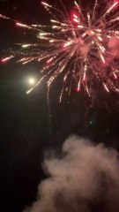 Pháo hoa chúc mừng năm mới 2025