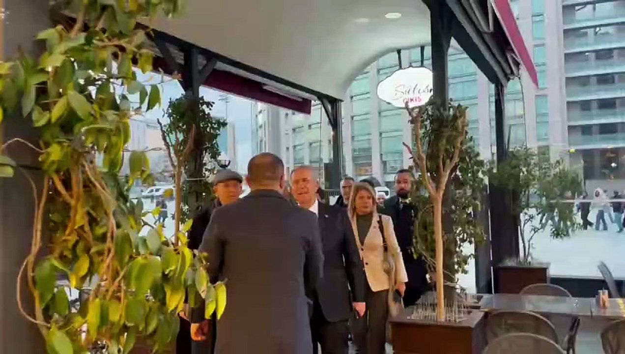 Mansur Yavaş, bugün ifade verecek Ekrem İmamoğlu'na destek için Çağlayan Adliyesi’nde