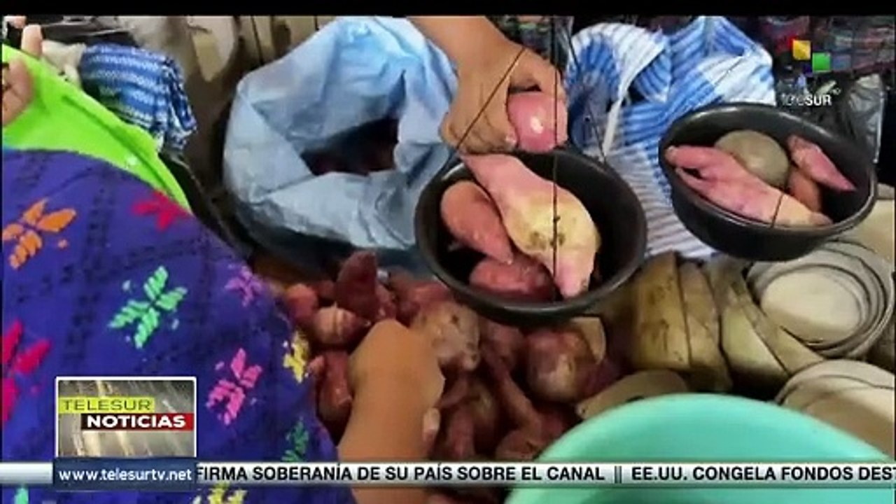 En Guatemala con productos orgánicos y nativos abastecen el mercado campesino de Raxruja.