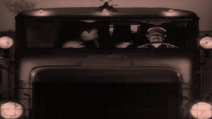 Film Français:  Le Salaire de La Peur - Vieillard et Collègue Taciturne