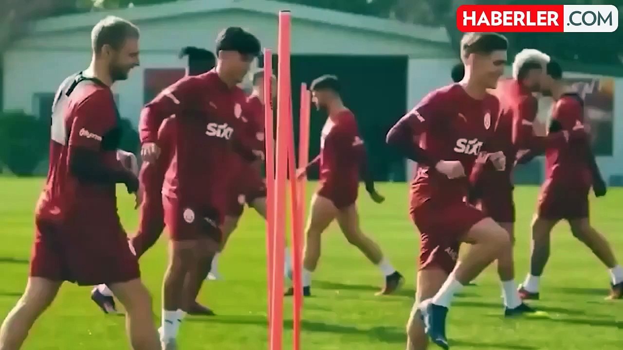 Galatasaraylı yöneticiler maç sonu soluğu yıldız futbolcunun yanında aldı