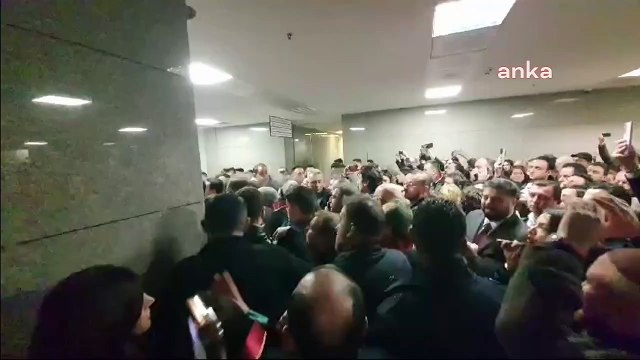 Ekrem İmamoğlu Çağlayan'da ifade veriyor