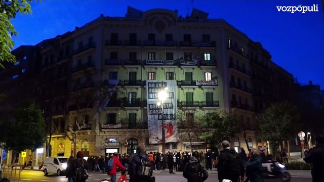 Centenares de personas evitan un desahucio en Casa Orsola (Barcelona)