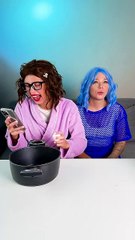 Cooking Eggs Like Mom – But with Big Surprise 🥚😂 #123go