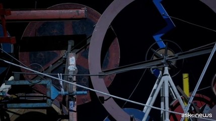 Un concerto nella mostra di Tinguely in Pirelli HangarBicocca