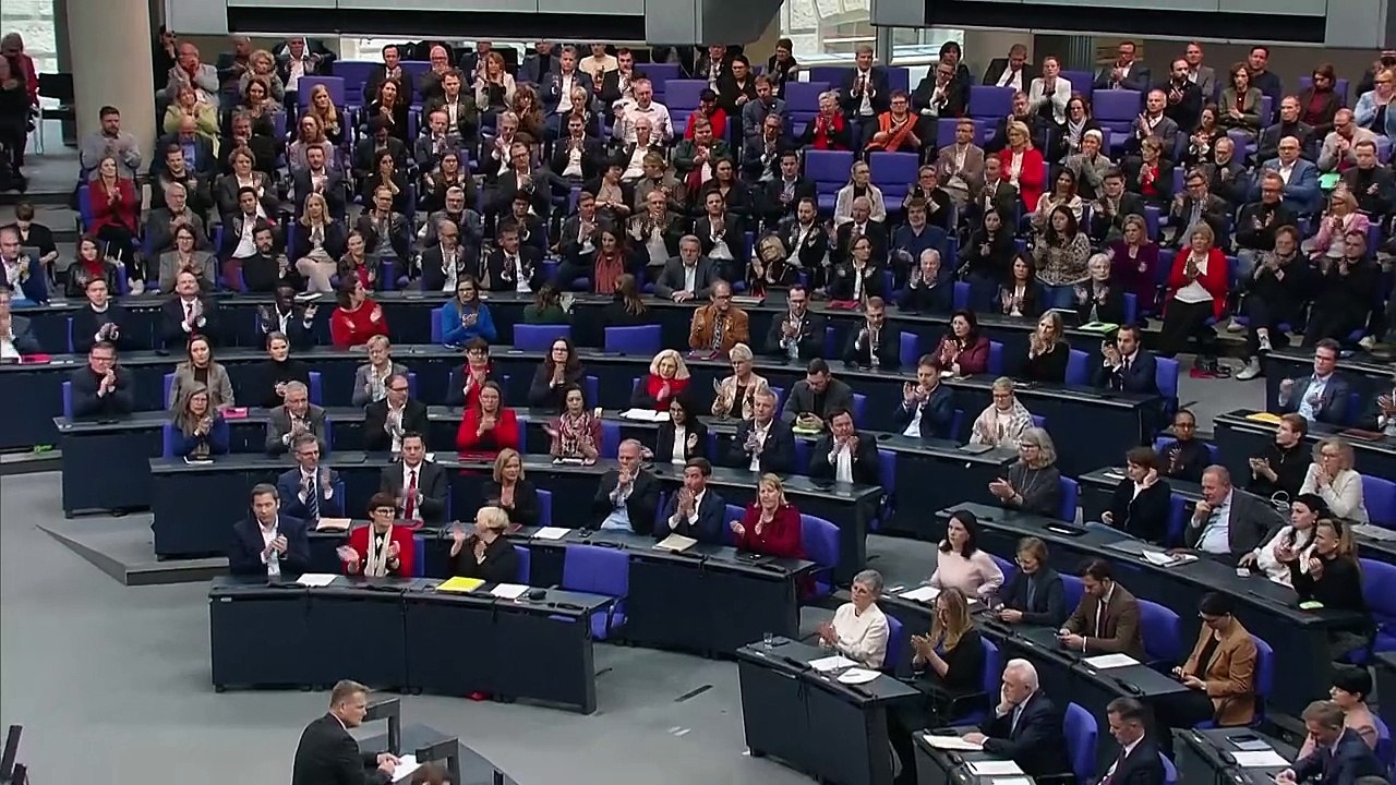 SPD-Fraktionschef Mützenich: 'Herr Merz, kehren Sie um'