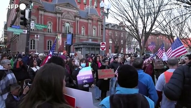 Washington, manifestazione anti-Trump davanti alla Casa bianca
