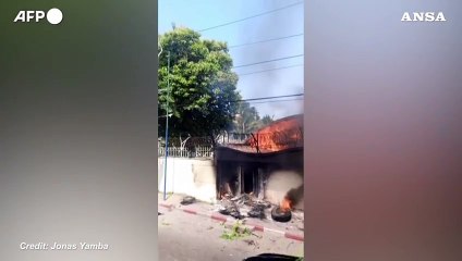 Congo, manifestanti attaccano diverse ambasciate a Kinshasa