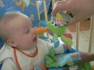 bébé mort de rire