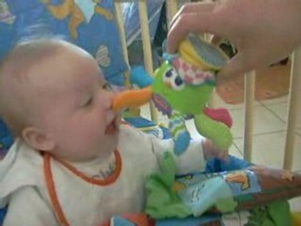 bébé mort de rire