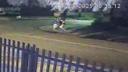 “Coisa de piá pançudo?” Dupla derruba placa de Pare em Cascavel