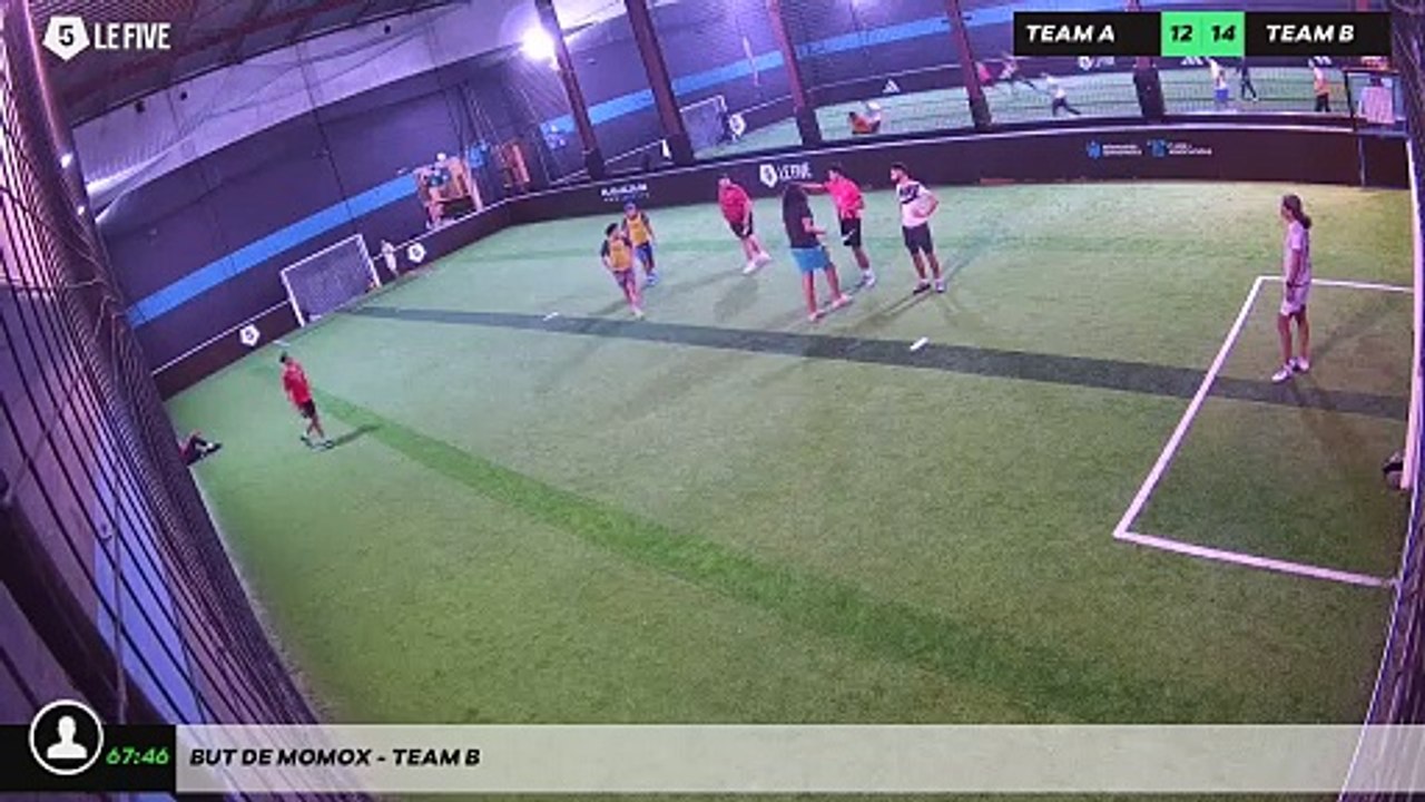 But de Momox - Team B