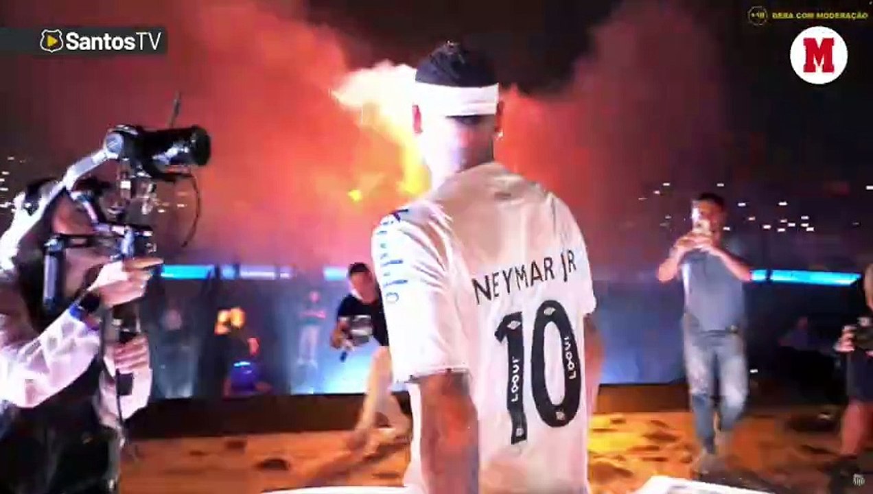Neymar vuelve a Santos y rompe a llorar en su presentación
