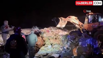 Bitlis'te Kaçak Göçmen Taşıyan Tırın Gizli Bölmesi Çöktü: 1 Ölü, 4 Yaralı