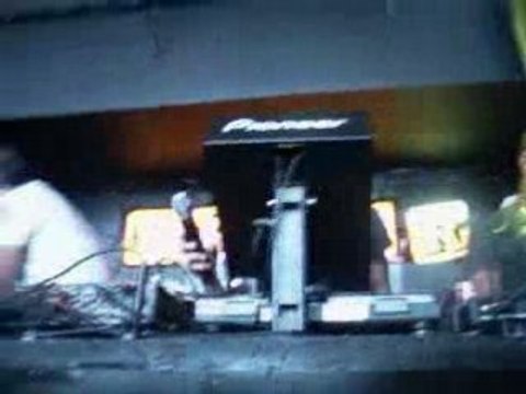 David vendetta au BAZAR MARSEILLE 30/04 - Be vs Show me love