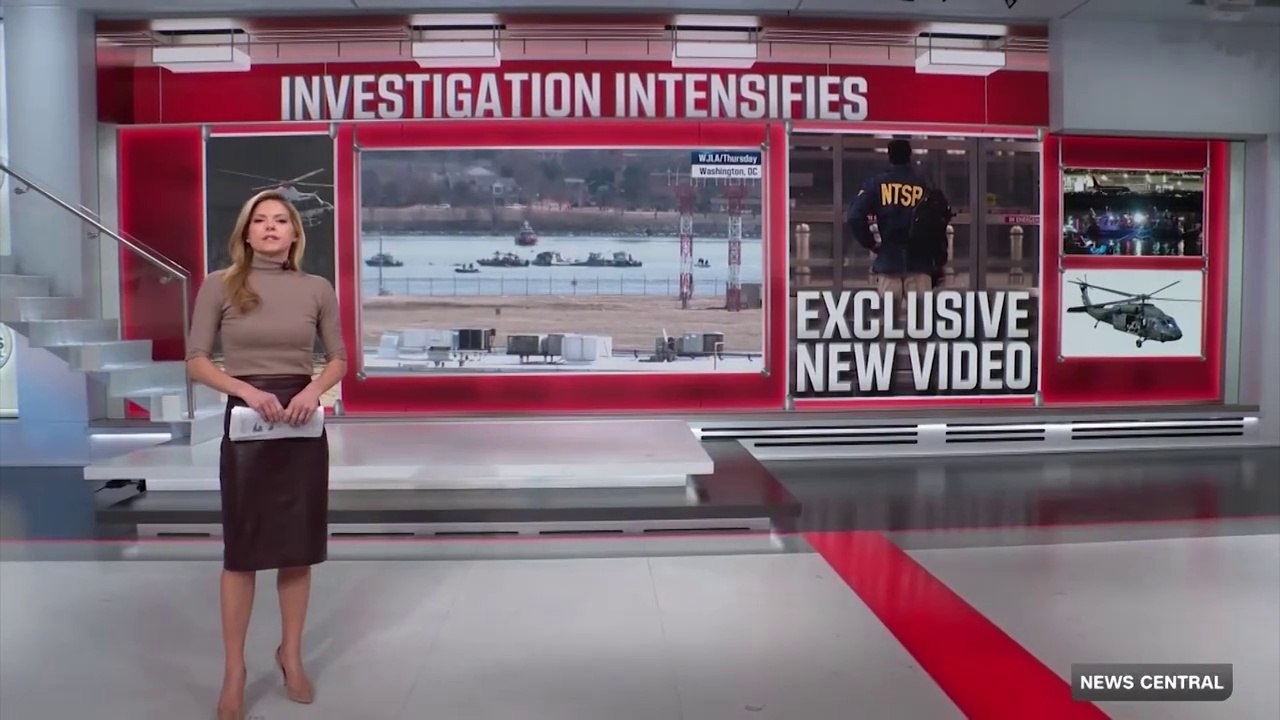 Exclusive CNN obtains videos showing new angles of DC plane crash - CNN (720p, h264)