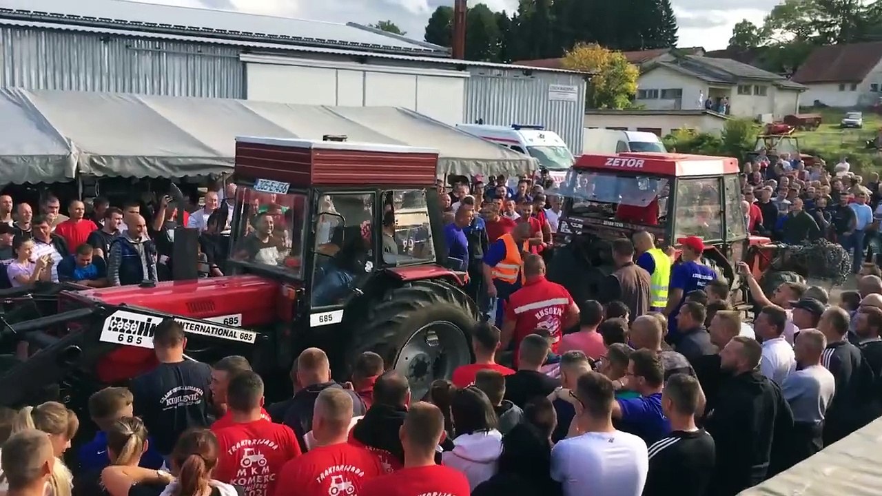 International 685 vs Zetor 7245 (1)